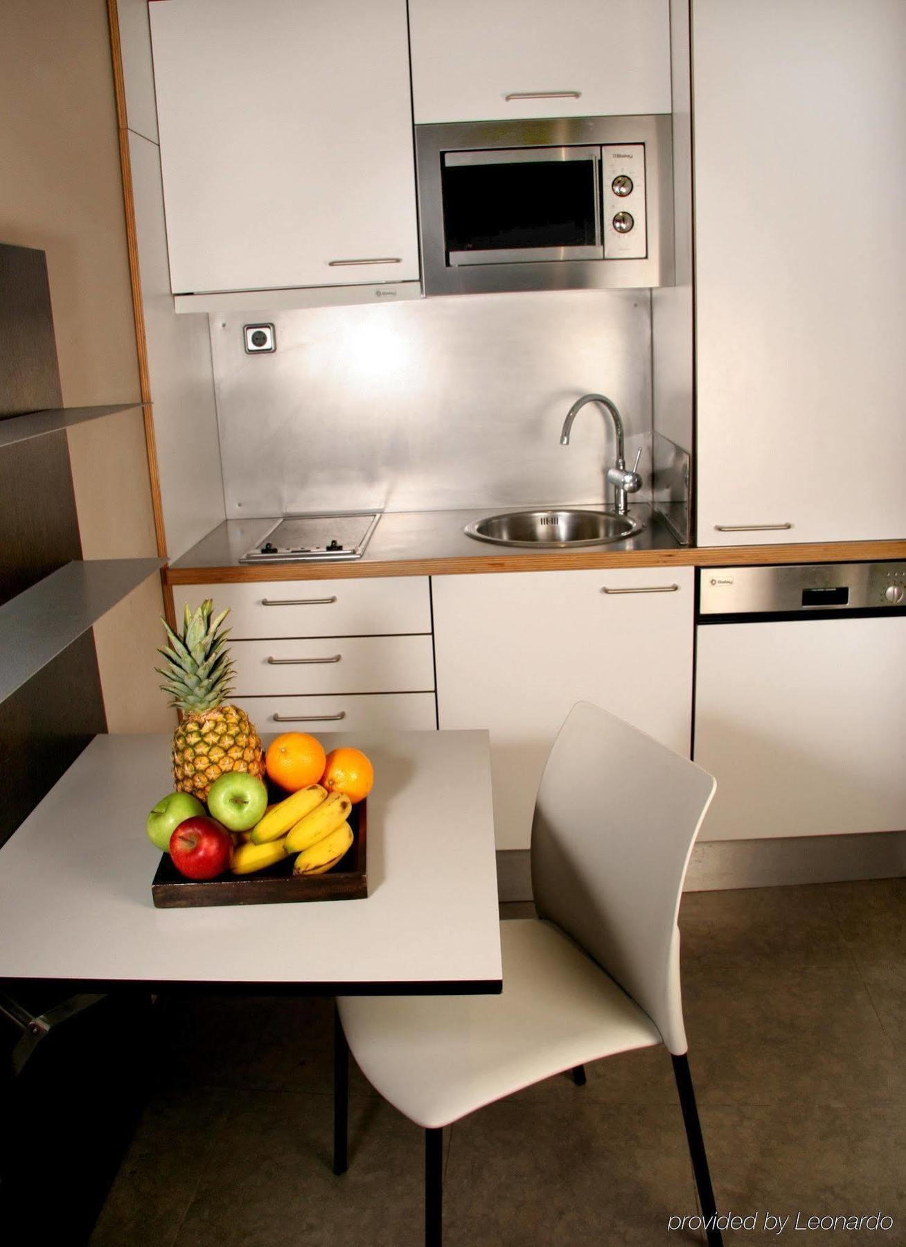 Aparthotel Allada 3* Барселона Экстерьер фото
