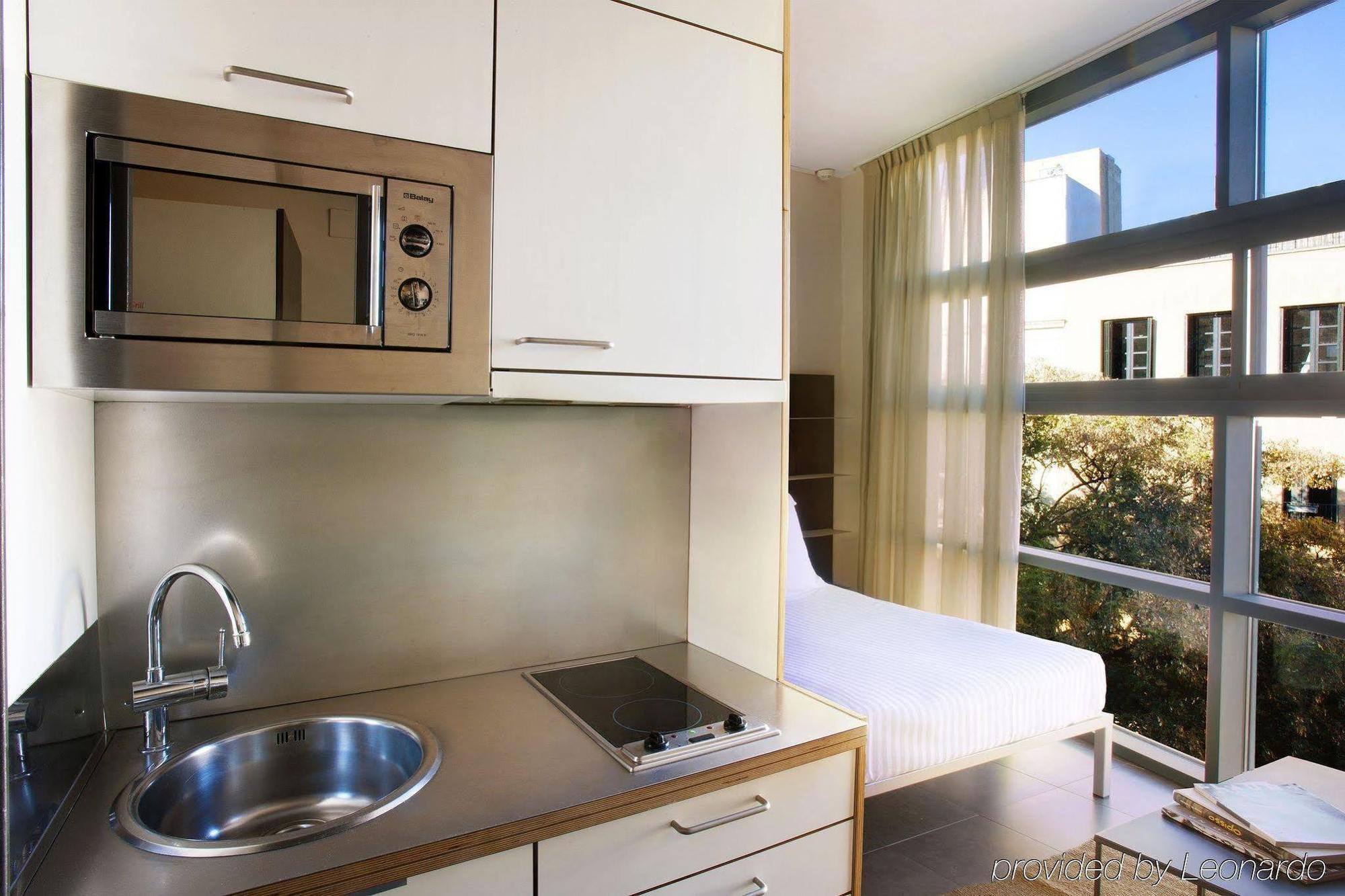 Aparthotel Allada 3* Барселона Экстерьер фото