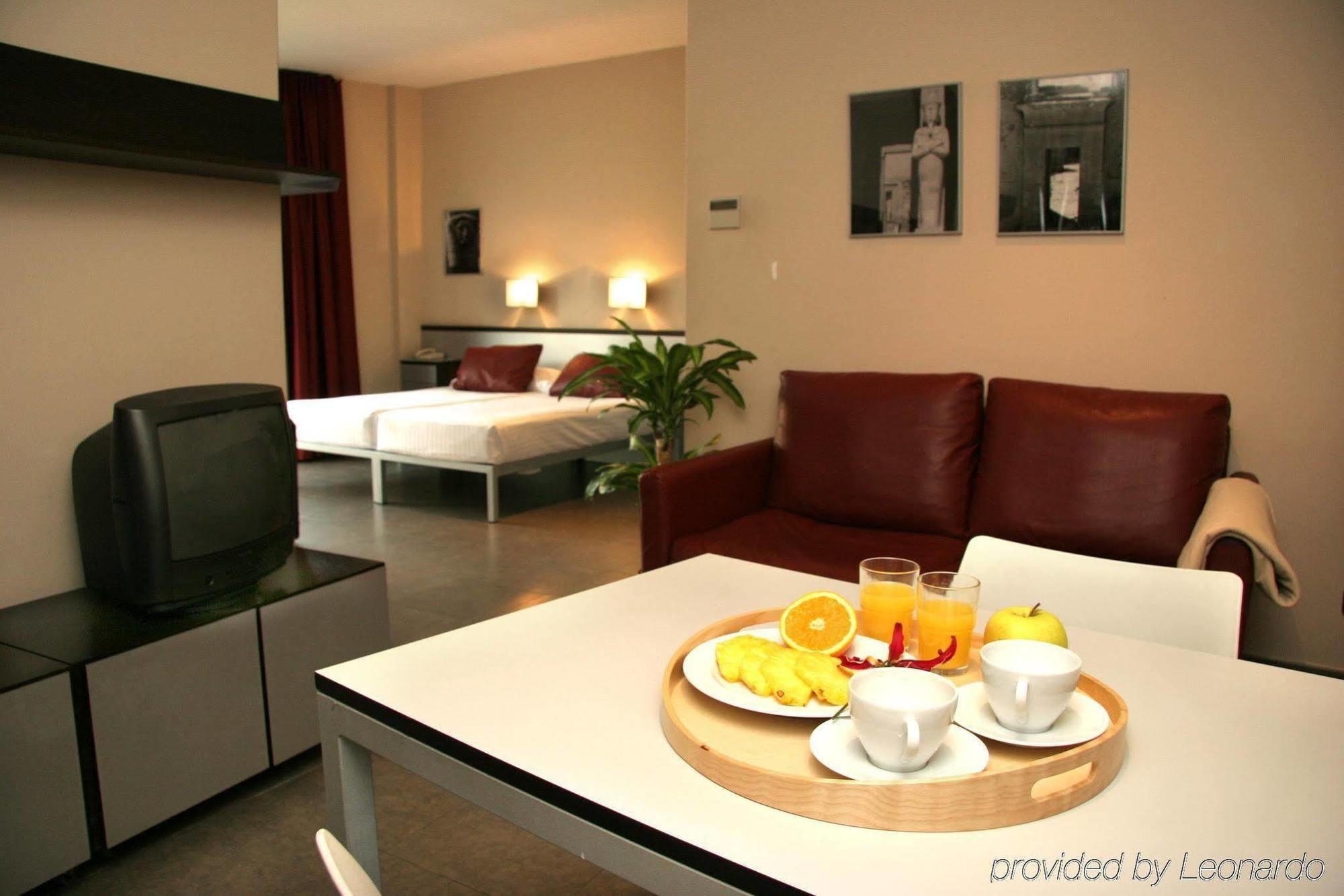 Aparthotel Allada 3* Барселона Экстерьер фото